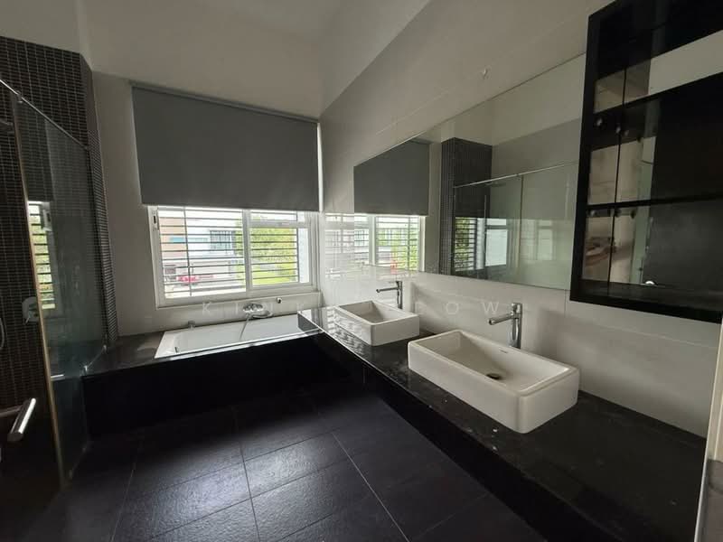Rumah Berkembar untuk Dijual di East Ledang (Iskandar Puteri (Nusajaya)) - Kinki Teow - Bathroom - PropertyGuru.com.my