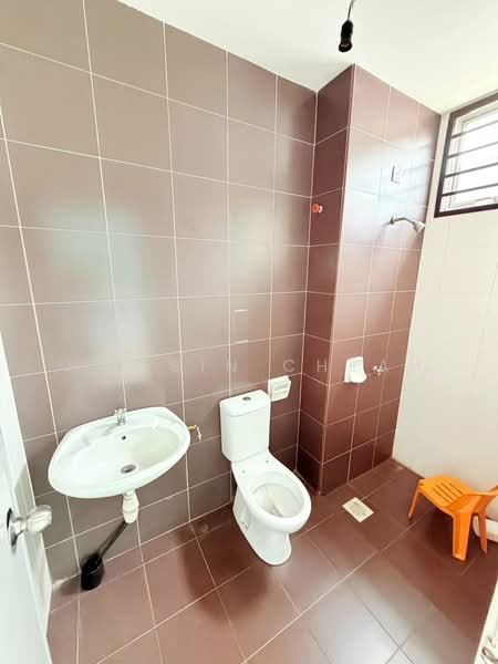 Rumah Teres 2-Tingkat untuk Dijual di Bandar Putra (Kulai) - Jit Sin Cheah - Bathroom - PropertyGuru.com.my
