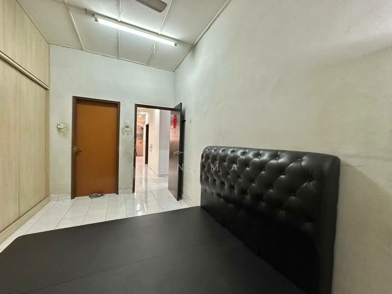 1-storey Terraced House for Sale in Taman Rinting (Masai) - Yen Ma - Bedroom - PropertyGuru.com.my
