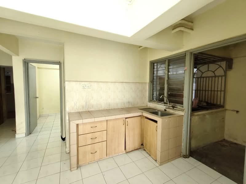 Apartment for Sale at Pangsapuri Lestari - Kelvin Ng - Kitchen - PropertyGuru.com.my