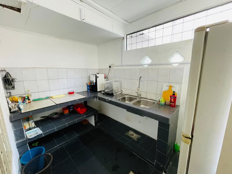 2-storey Terraced House for Rent in Usj 16 (Subang Jaya) - Mak Hon Kean - Kitchen - PropertyGuru.com.my