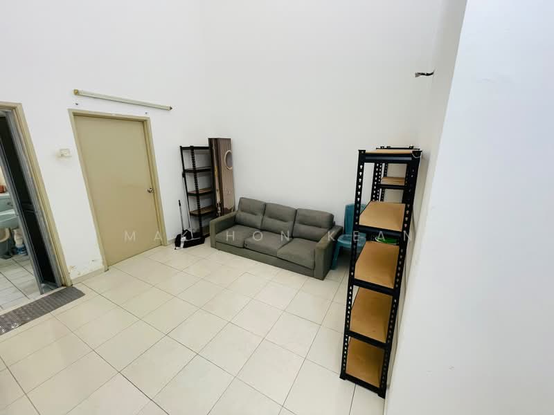 2-storey Terraced House for Rent in Usj 16 (Subang Jaya) - Mak Hon Kean - Living Room - PropertyGuru.com.my