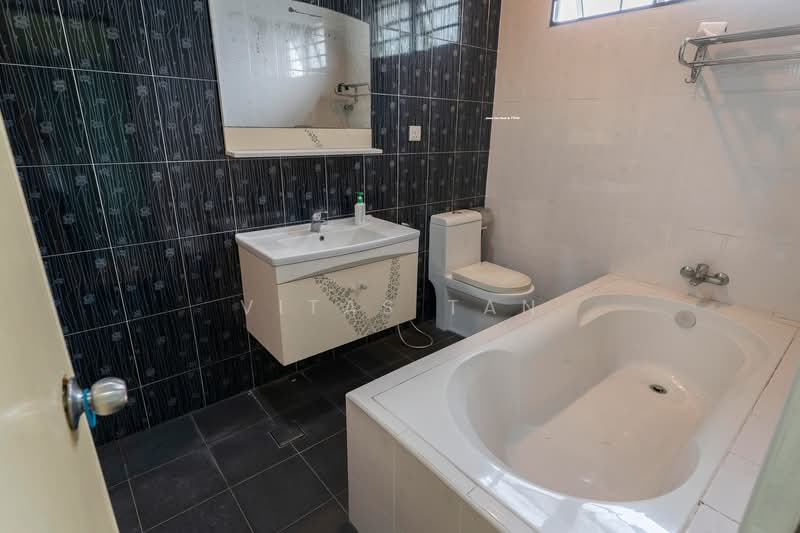 Rumah Banglo untuk Dijual di Bandar Baru Klang (Klang) - Vitas Tan - Bathroom - PropertyGuru.com.my