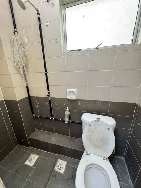 2.5-storey Terraced House for Rent in Seri Kembangan (Selangor) - Hanz Low - Bathroom - PropertyGuru.com.my