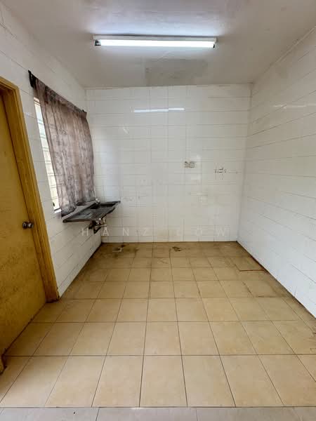 2.5-storey Terraced House for Rent in Seri Kembangan (Selangor) - Hanz Low - Kitchen - PropertyGuru.com.my