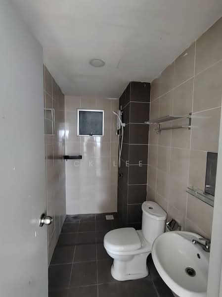 Pangsapuri untuk Disewa di Residensi Desa Satumas - CK Lee - Bathroom - PropertyGuru.com.my