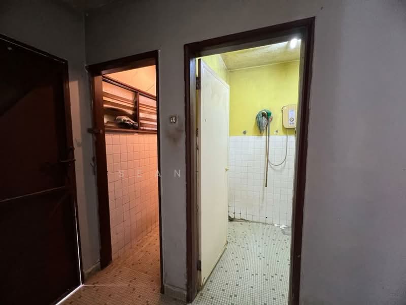 Rumah Teres 1 Tingkat untuk Dijual di Taman Ehsan (Kepong) - Sean Yong - Bathroom - PropertyGuru.com.my