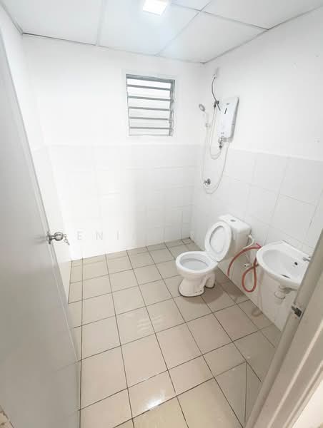 Pangsapuri untuk Dijual di Denai Nusantara Apartment - Venice Tang - Bathroom - PropertyGuru.com.my