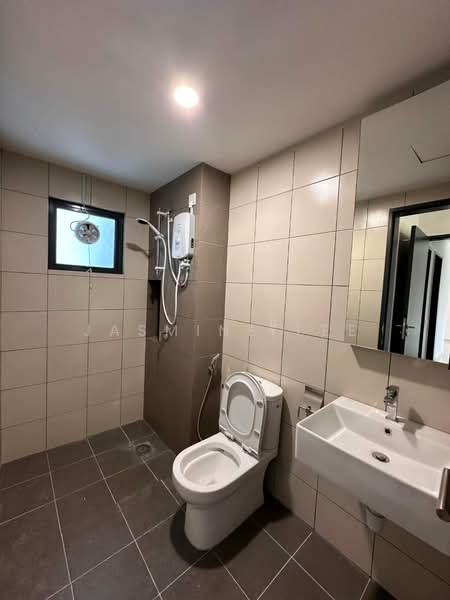 Service Residence for Rent at D'Quince Residences - Jasmine Lee - Bathroom - PropertyGuru.com.my