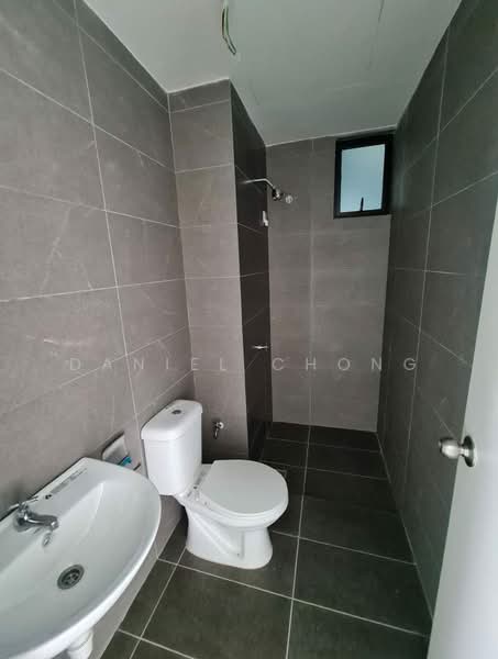 Servis Apartment untuk Dijual di Majestic Maxim - Daniel Chong - Bathroom - PropertyGuru.com.my