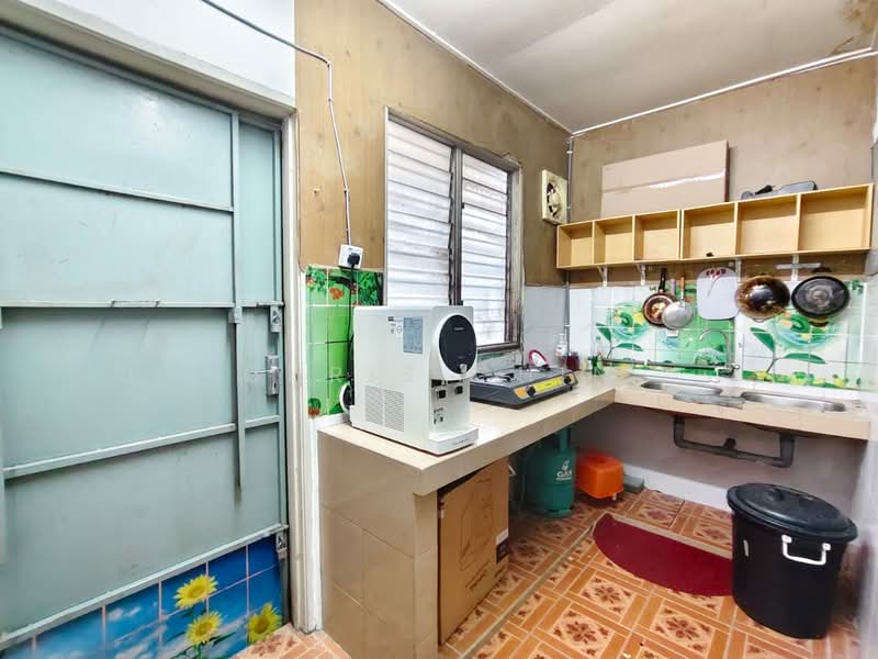 1-storey Terraced House for Sale in Ipoh (Perak) - Chris Chin - Kitchen - PropertyGuru.com.my
