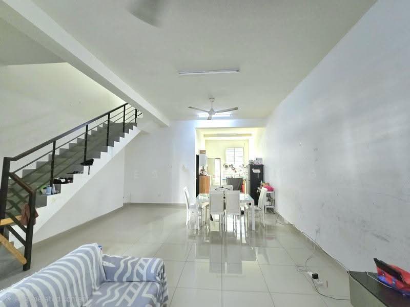 2-storey Terraced House for Sale in Taman Pelangi Semenyih 2 (Semenyih) - Celestine Ting - Living Room - PropertyGuru.com.my