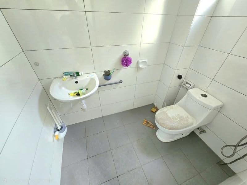 2-storey Terraced House for Sale in Taman Pelangi Semenyih 2 (Semenyih) - Celestine Ting - Bathroom - PropertyGuru.com.my