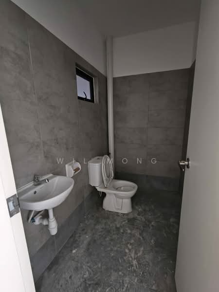 Kedai / Pejabat untuk Disewa di Taman Pelangi (Johor Bahru) - Wil Mong - Bathroom - PropertyGuru.com.my