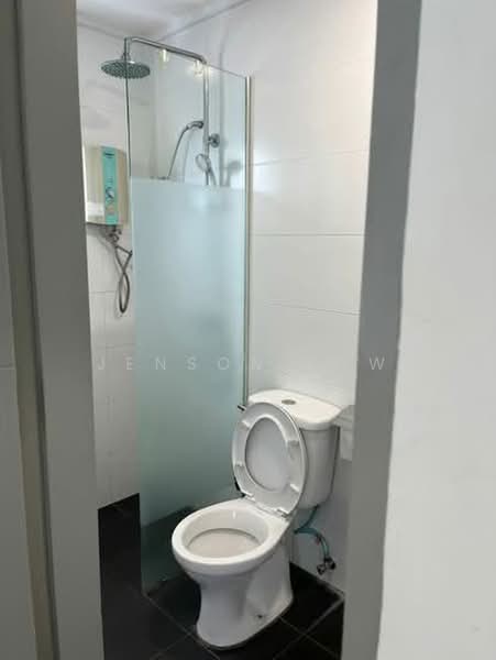 Kediaman Servis untuk Disewa di VIM 3 @ Desa Park North - Jenson Low - Bathroom - PropertyGuru.com.my