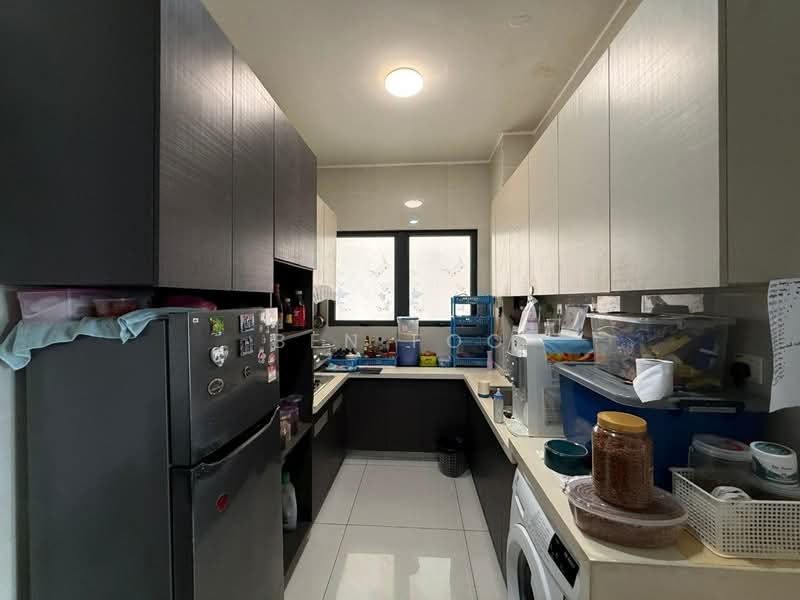 Condominium for Sale at Amberside @ Country Garden Danga Bay - Ben Foo - Kitchen - PropertyGuru.com.my