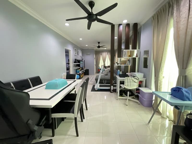 Semi-Detached House for Sale in Taman Pinggiran Pelangi Fasa 2 (Rawang) - SK Luk - Living Room - PropertyGuru.com.my