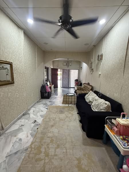 Rumah Teres 1 Tingkat untuk Dijual di Taman Cheras Jaya (Cheras) - Fiqri Hazim Rozmi - Living Room - PropertyGuru.com.my