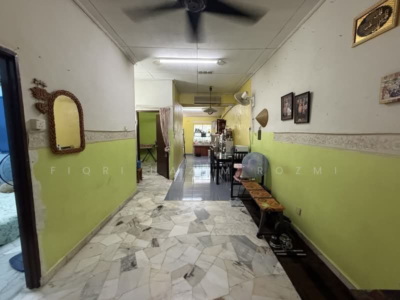 Rumah Teres 1 Tingkat untuk Dijual di Taman Cheras Jaya (Cheras) - Fiqri Hazim Rozmi - Corridor - PropertyGuru.com.my