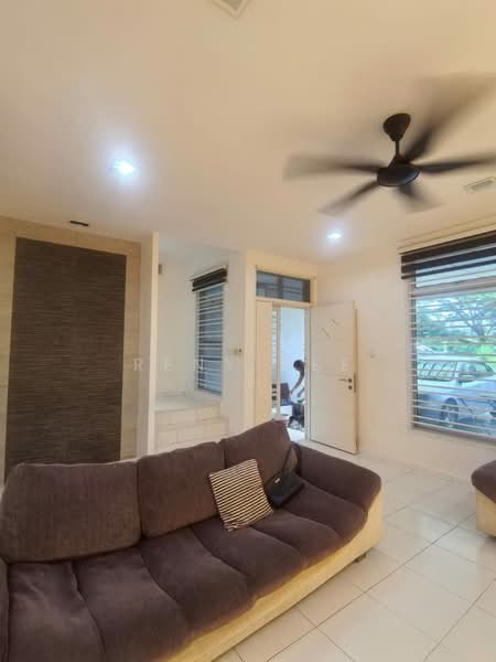 Rumah Teres 2-Tingkat untuk Disewa di Taman Setia Indah (Tebrau) - Reny Hee - Living Room - PropertyGuru.com.my