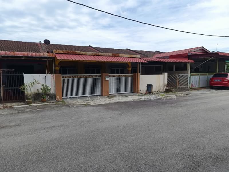 Rumah Teres 1-Tingkat untuk Dijual di Langkap (Perak) - Razlan Hamzah - Exterior - PropertyGuru.com.my