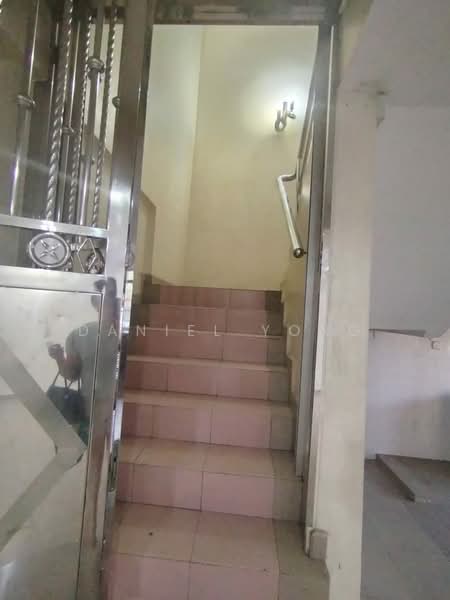 Rumah Teres 2 Tingkat untuk Dijual di Taman Pelangi (Johor Bahru) - Daniel Yong - Entrance - PropertyGuru.com.my