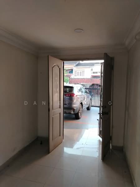 Rumah Teres 2 Tingkat untuk Dijual di Taman Pelangi (Johor Bahru) - Daniel Yong - Entrance - PropertyGuru.com.my