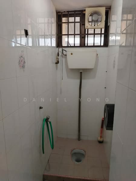 Rumah Teres 2 Tingkat untuk Dijual di Taman Pelangi (Johor Bahru) - Daniel Yong - Bathroom - PropertyGuru.com.my