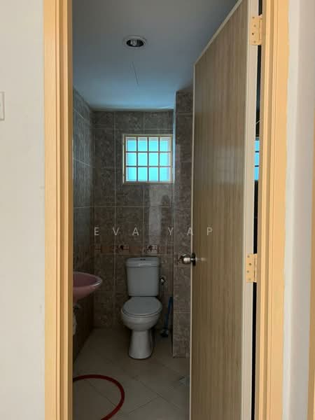 Kondominium untuk Disewa di Kepong Sentral Condominium - Eva Yap - Bathroom - PropertyGuru.com.my
