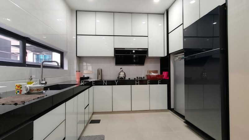 Semi-Detached House for Rent in Taman Mount Austin (Tebrau) - Reny Hee - Kitchen - PropertyGuru.com.my