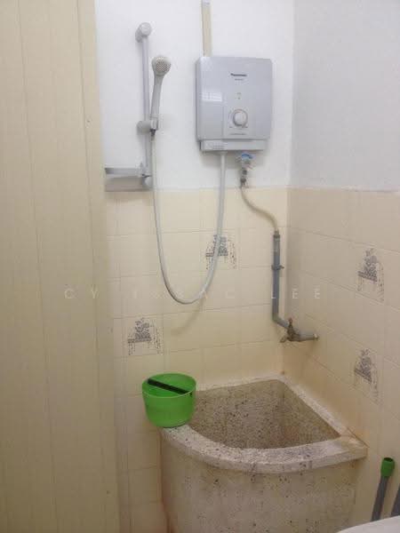 Rumah Flat untuk Dijual di Taman Bukit Jambul - Cy Issac Lee - Bathroom - PropertyGuru.com.my