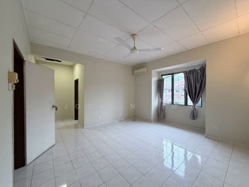 2-storey Terraced House for Rent in Kota Damansara (Selangor) - Jocelin Lim - Living Room - PropertyGuru.com.my