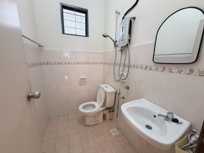2-storey Terraced House for Rent in Kota Damansara (Selangor) - Jocelin Lim - Bathroom - PropertyGuru.com.my