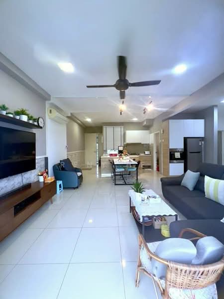 Kediaman Servis untuk Dijual di D'Lagoon - Reny Hee - Living Room - PropertyGuru.com.my
