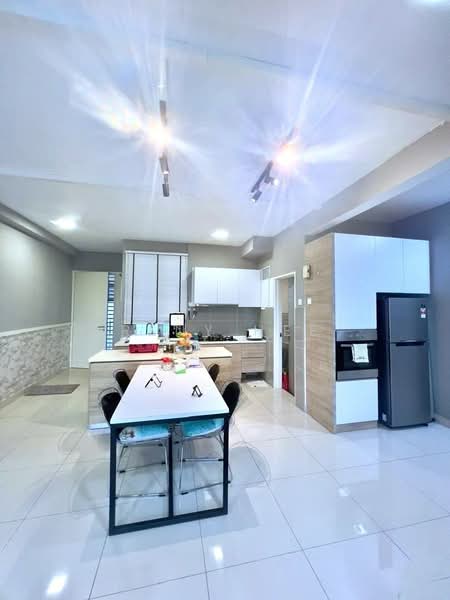 Kediaman Servis untuk Dijual di D'Lagoon - Reny Hee - Kitchen - PropertyGuru.com.my
