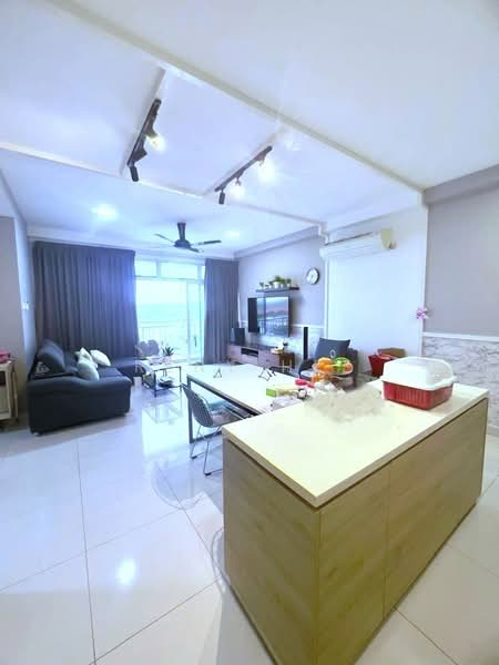Kediaman Servis untuk Dijual di D'Lagoon - Reny Hee - Living Room - PropertyGuru.com.my