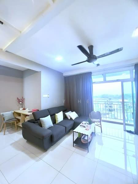 Kediaman Servis untuk Dijual di D'Lagoon - Reny Hee - Living Room - PropertyGuru.com.my