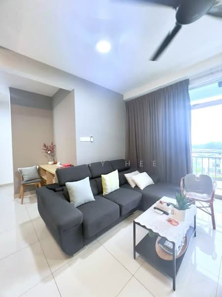Kediaman Servis untuk Dijual di D'Lagoon - Reny Hee - Living Room - PropertyGuru.com.my