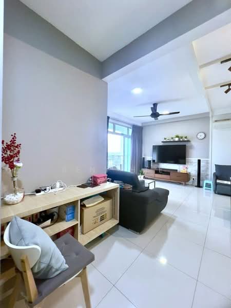 Kediaman Servis untuk Dijual di D'Lagoon - Reny Hee - Living Room - PropertyGuru.com.my
