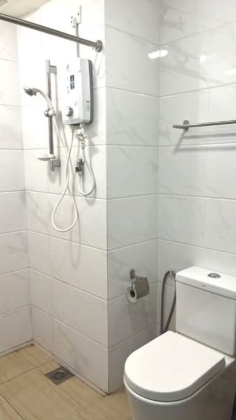 Service Residence for Rent at Country Garden Central Park - Christina Ang - Bathroom - PropertyGuru.com.my