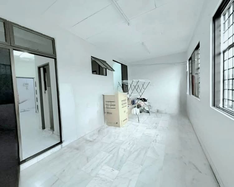 Rumah Teres 2 Tingkat untuk Dijual di Taman Desa Cemerlang (Ulu Tiram) - Reny Hee - Interior - PropertyGuru.com.my