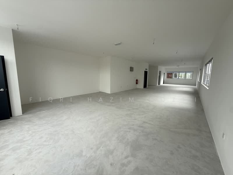 Shop / Office for Rent in Bandar Serenia (Dengkil) - Fiqri Hazim Rozmi - Interior - PropertyGuru.com.my