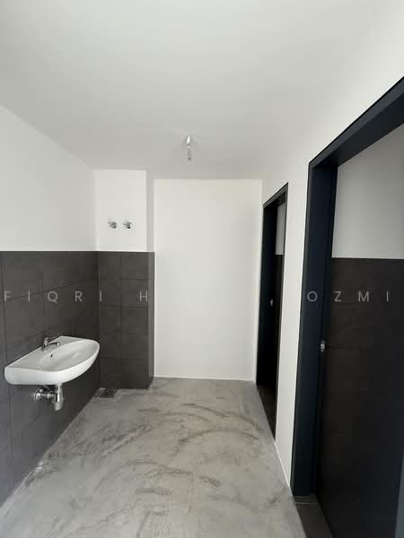 Shop / Office for Rent in Bandar Serenia (Dengkil) - Fiqri Hazim Rozmi - Bathroom - PropertyGuru.com.my