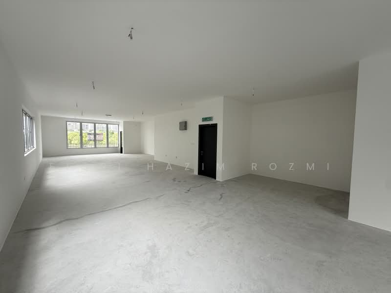 Shop / Office for Rent in Bandar Serenia (Dengkil) - Fiqri Hazim Rozmi - Interior - PropertyGuru.com.my