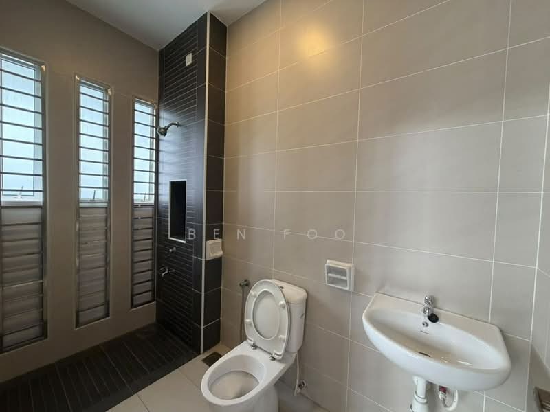 Semi-Detached House for Sale in Bandar Dato Onn (Tebrau) - Ben Foo - Bathroom - PropertyGuru.com.my
