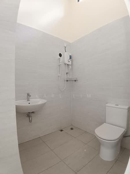 2-storey Terraced House for Sale in Tampoi (Johor) - Karl Lim - Bathroom - PropertyGuru.com.my