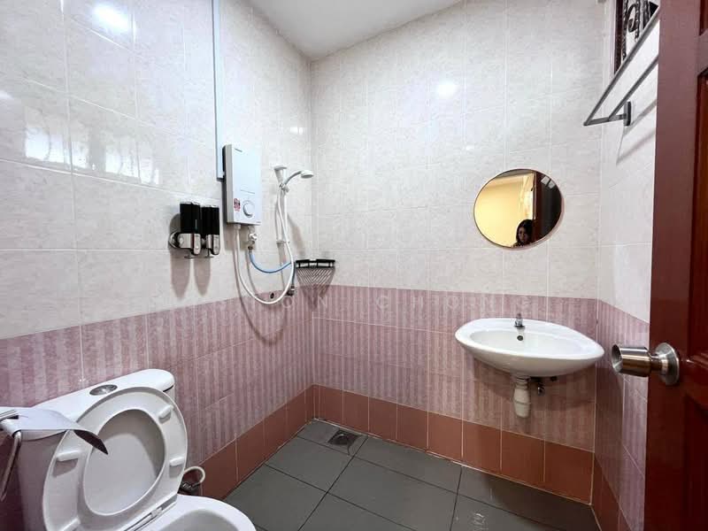 Rumah Teres 2-Tingkat untuk Dijual di Taman Pelangi (Johor Bahru) - Elston Chong - Bathroom - PropertyGuru.com.my