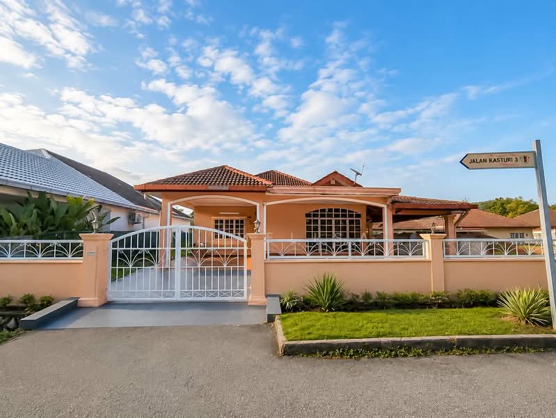 Bungalow House for Sale in Seremban (Negeri Sembilan) - N. Melisa - Exterior - PropertyGuru.com.my