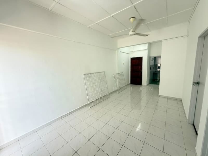 Pangsapuri untuk Disewa di Jayamuda - Sinclair Tan - Living Room - PropertyGuru.com.my