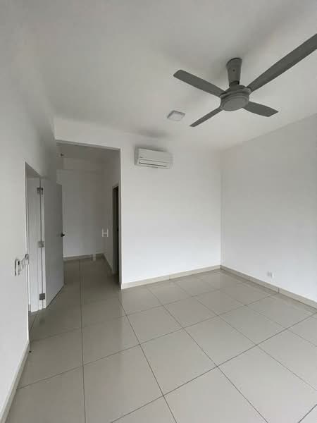 Kediaman Servis untuk Disewa di Setia City Residences - HS Ong - Master Bedroom - PropertyGuru.com.my